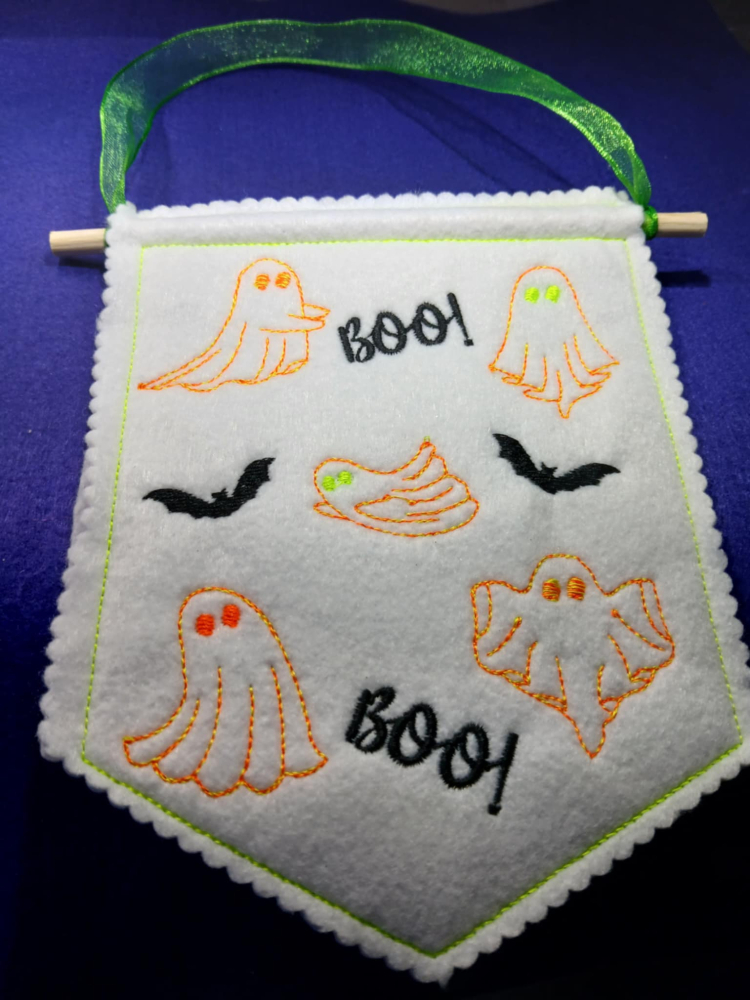 In The Hoop Bats and Ghosts Door Hanger Digital Download Machine Embroidery Design File 5&times;7 Hoop