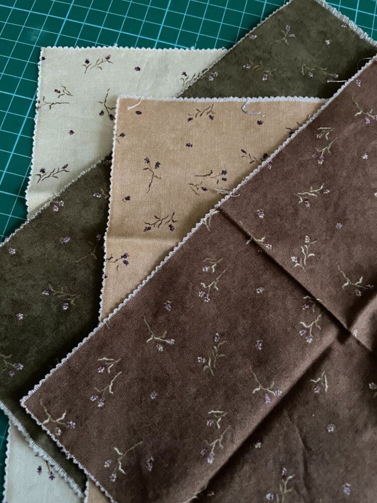 SET OF 4 24CM X 24CM BROWN/CREAM COORDINATING FABRIC 005