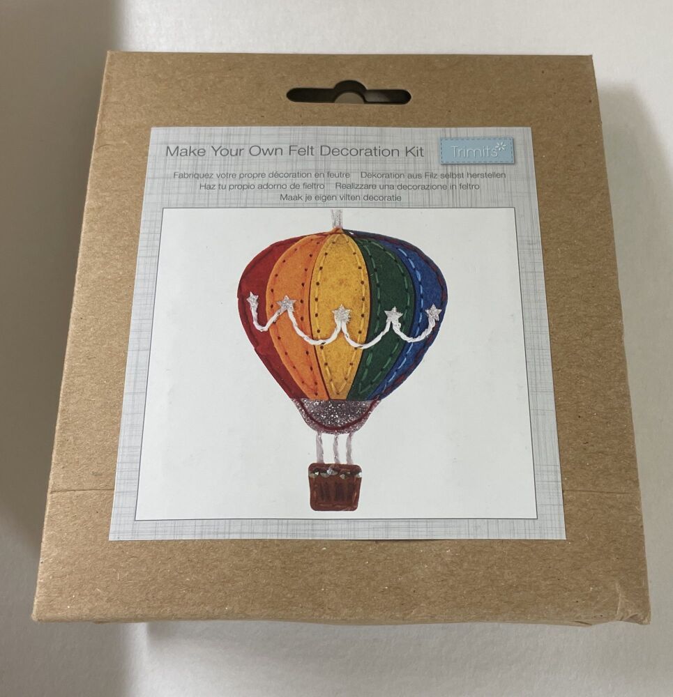 Make your own felt hot air balloon hanging decoration