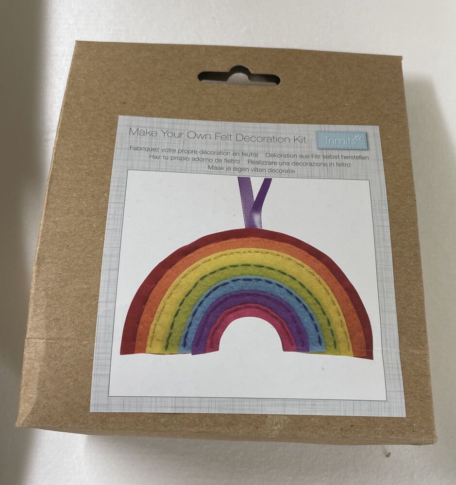Make your own felt rainbow hanging decoration