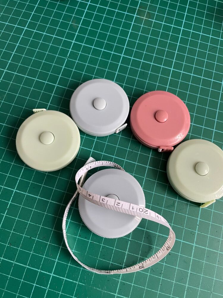 New Product Retractable Tape Measure 200cm Length random Colour Sent