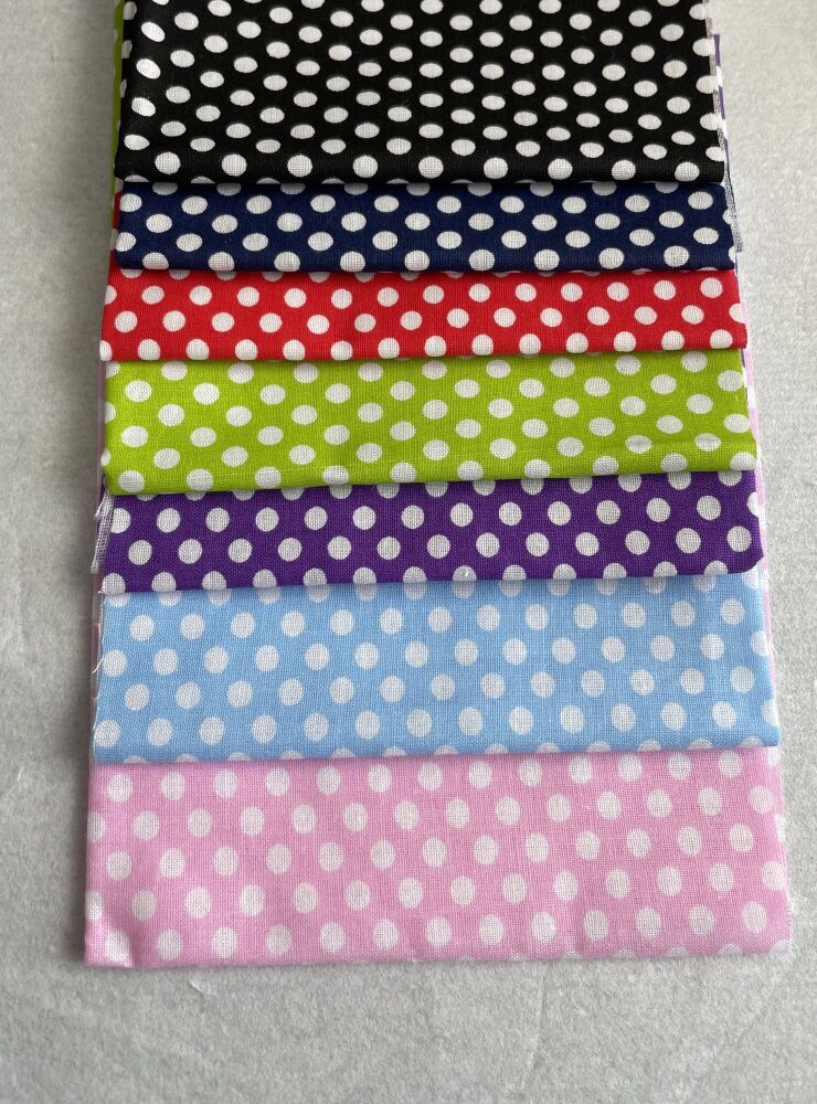 LARGE SPOTTED FAT QUARTERS