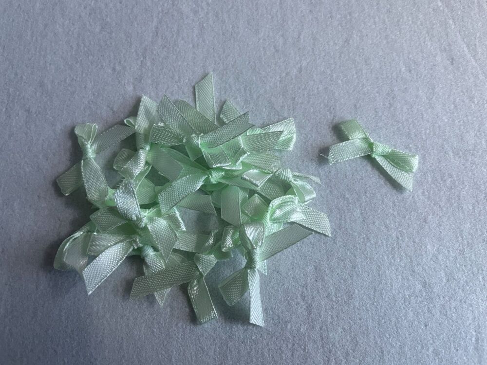 SATIN BOWS- 3CM- LIGHT GREEN