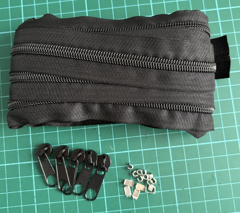 New Product #5 3.5M CONTINUOUS NYLON ZIP BLACK