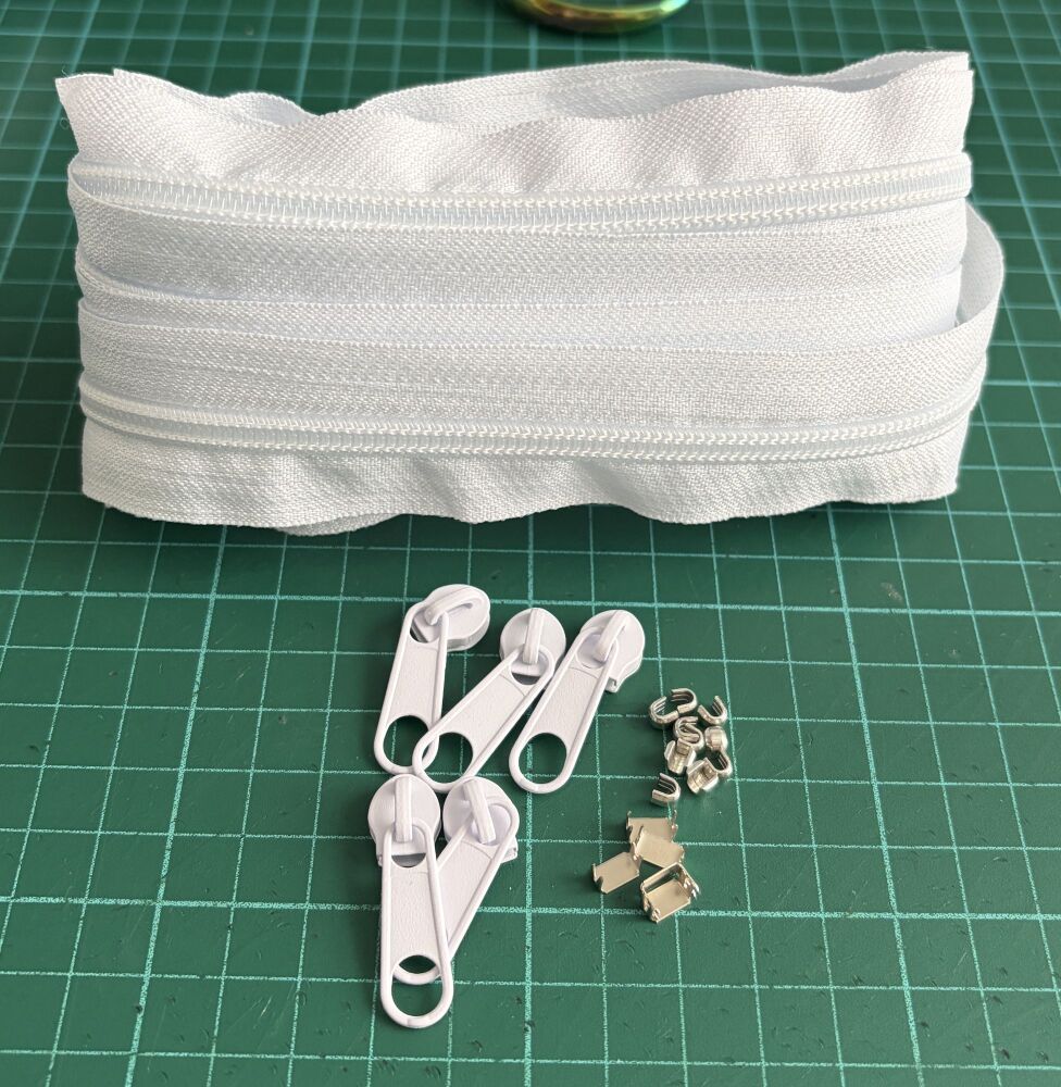 New Product #5 3.5M CONTINUOUS NYLON ZIP WHITE