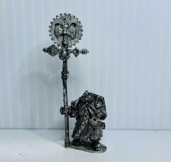 DW2: 28mm Dwarf Army Standard Bearer