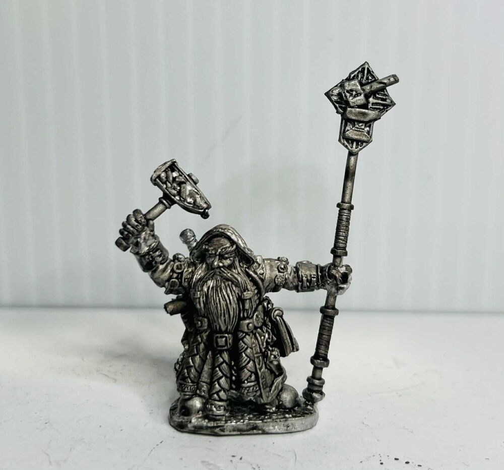 DW4: 28mm Dwarf Rune Priest