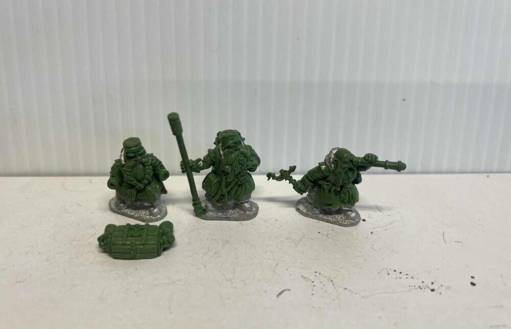 DW37: 28mm Dwarf Artillery Crew