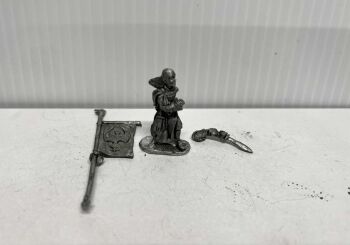EL6: 28mm Elf Standard Bearer 2