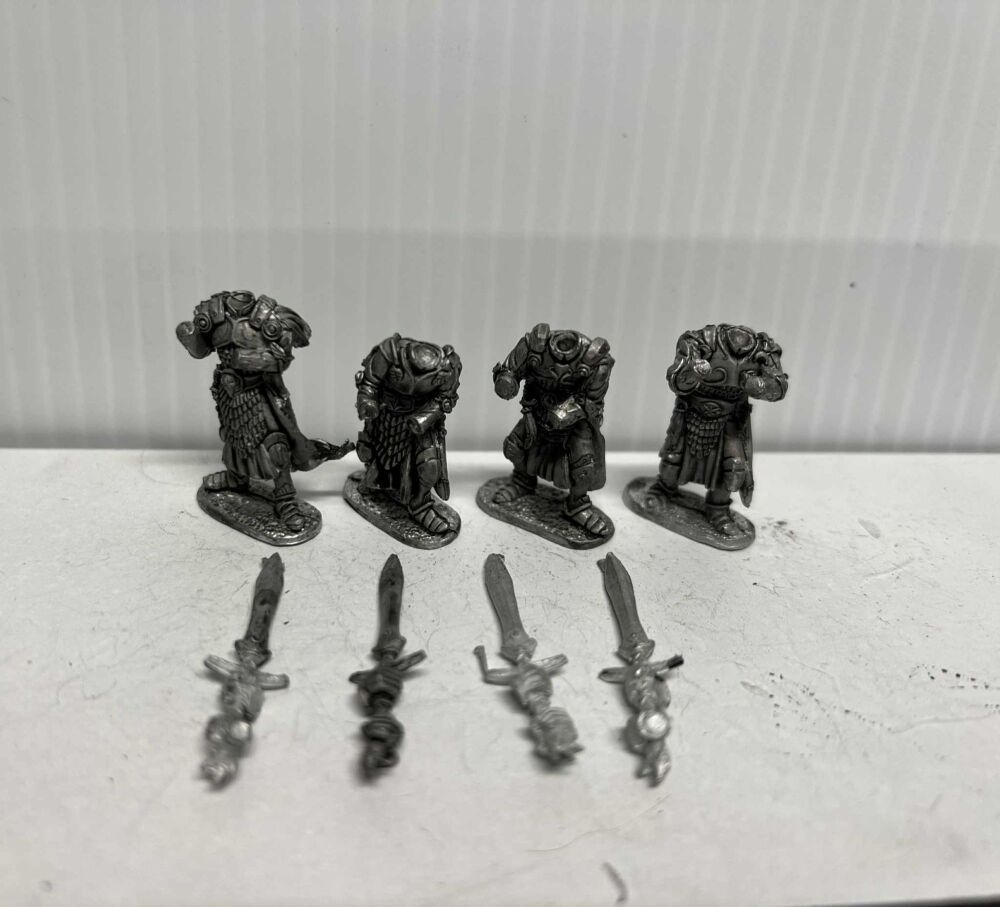 EL13: 28mm Elf Warriors with 2 handed Sword
