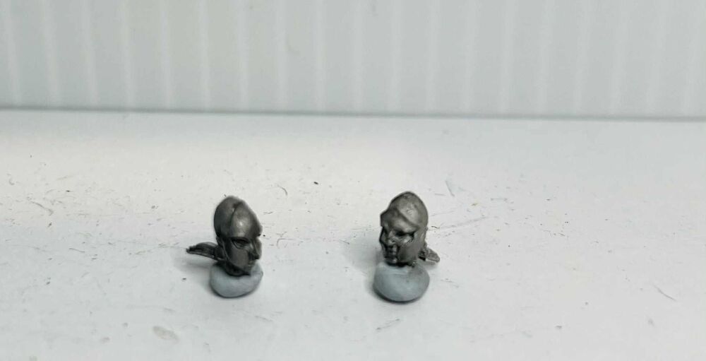 EL14: 28mm Elf Heads with Helmets (plain)