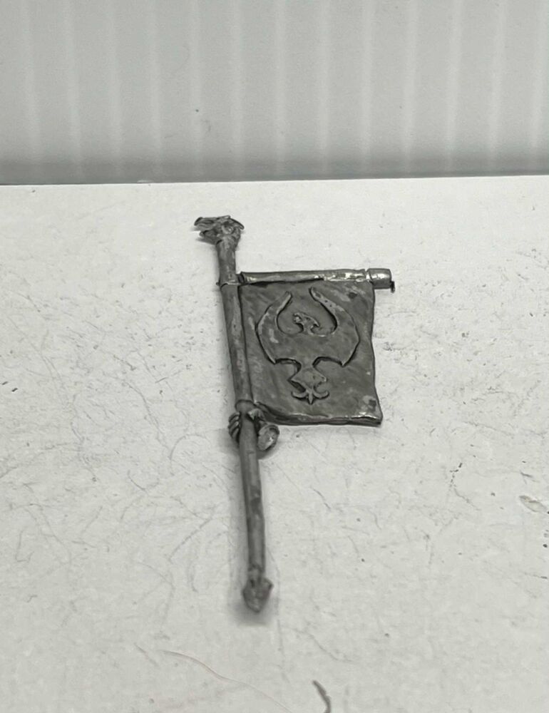EL18: 28mm Elf Banner 1 (Dragon)