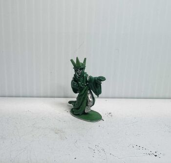 UN7: 28mm Undead Lich Lord (Preorder)