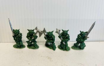 UN19: 28mm Undead Knights with 2 Handed Weapons (Preorder)
