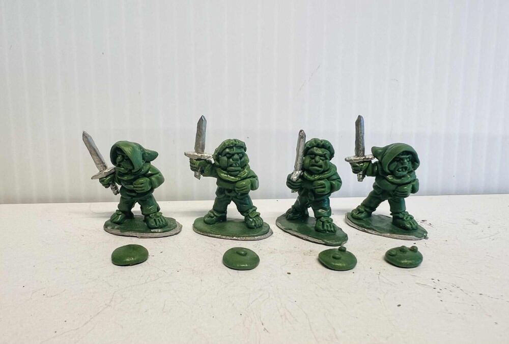 HF6: 28mm Halfling Warriors with Swords (preorder)