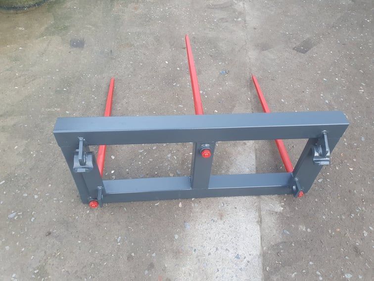 Front Loader or 3 Point Linkage Mounted Bale Spike from £225