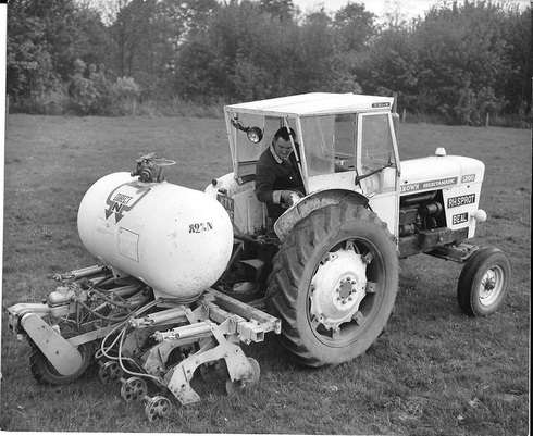 Tony on David Brown 1200 Direct Nitrogen injection into Grass