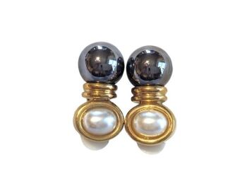 Vintage Cabouchon gold plated clip earrings with high quality faux pearl and hematite