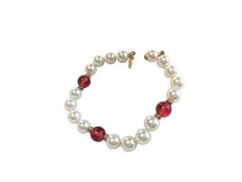 Vintage Cabouchon bracelet with high quality fake pearls and and red stones. Size medium.