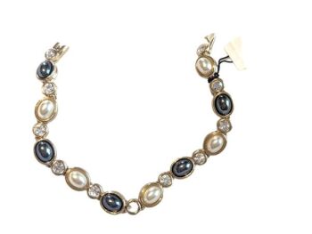 Vintage Cabouchon bracelet with gold plating, faux pearls, hematites and Austrian crystals. Size medium.