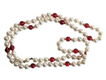 Vintage Cabouchon faux pearl and red stone necklace. Size medium.