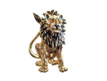 Vintage Cabouchon gold plated lion brooch