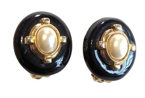 Vintage Cabouchon clip earrings with high quality faux pearl and black enam