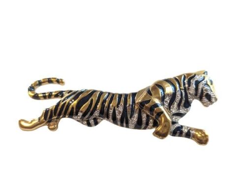 Vintage Cabouchon gold plated brooch from the Tiger collection