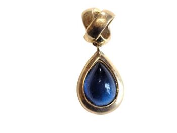 Vintage Cabouchon gold plated pendant with a blue stone