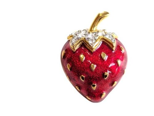 Vintage Cabouchon strawberry brooch with gold plating, red enamel and rhine