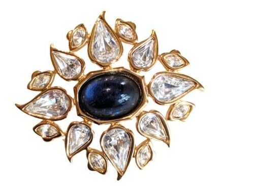 Vintage Cabouchon  brooch with gold plating, a blue stone and rhinestones