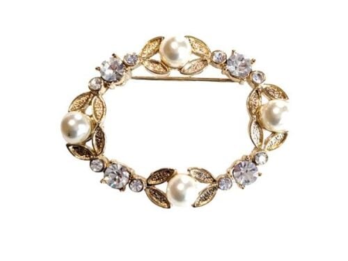 Vintage Cabouchon  gold plated brooch with high quality faux pearls and rhi