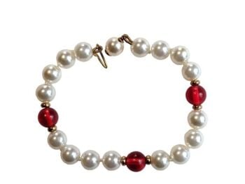 Vintage Cabouchon bracelet with high quality faux pearls and red stones.  Size large.