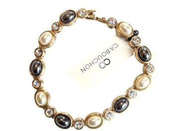 Vintage Cabouchon bracelet with high quality faux pearls, hematites and Austrian crystals.  Size medium.