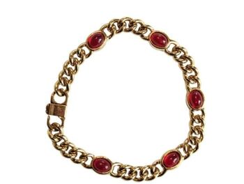 Vintage Cabouchon gold plated bracelet with 5 ruby coloured red stones.  Size medium.