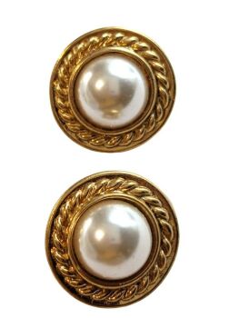 Vintage Cabouchon gold plated clip earrings with high quality faux pearl