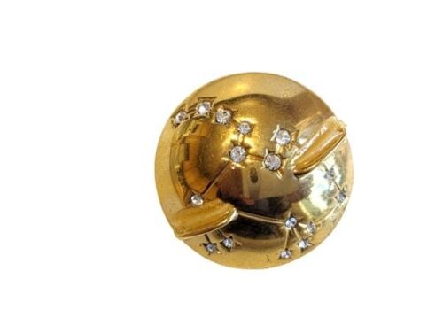 Vintage Cabouchon brooch  with gold plating and sparkling Austrian lead cry