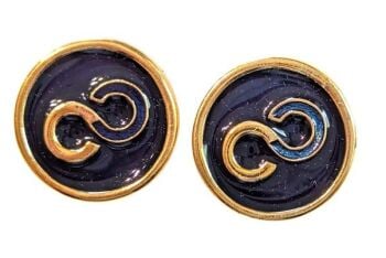 Vintage Cabouchon earrings with gold plating and black enamel. For pierced ears.