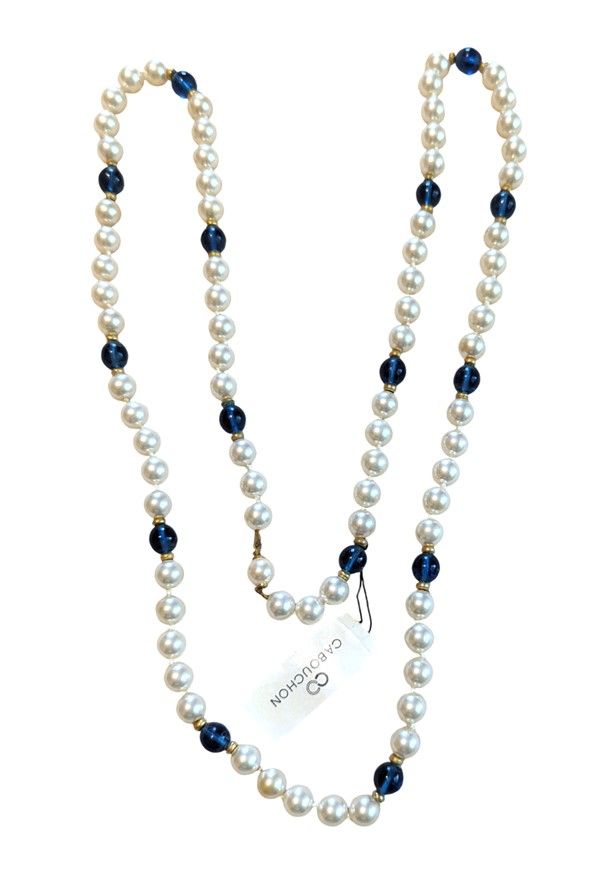 Vintage Cabouchon high quality faux pearl necklace with blue stones. Size e