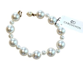 Vintage Cabouchon bracelet with high quality faux pearls. Size large.