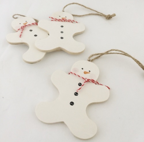 wooden snowman decoration 