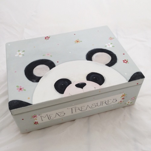 medium 'peeping panda'  Keepsake box