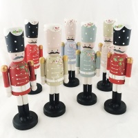 18 cm nutcracker style peg person 