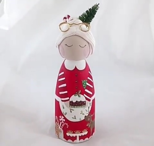 Mrs Claus peg person