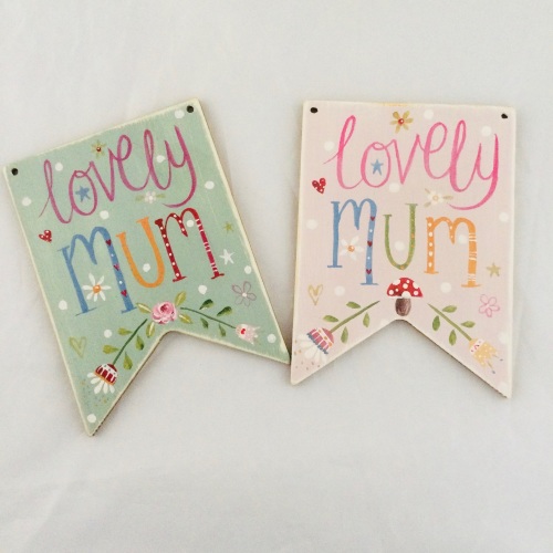 Wooden pennant - lovely mum various colours