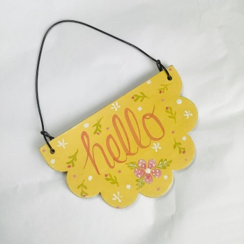 Sign - rounded scalloped- yellow hello