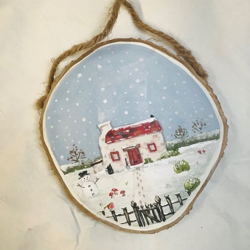 Winter cottage tree slice