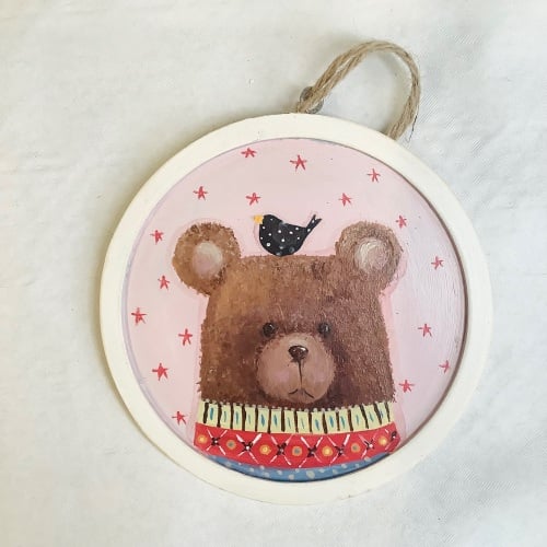 Bear in jumper - round painting