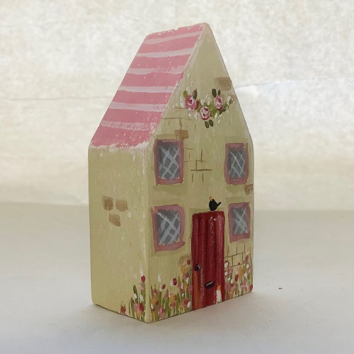 Mini house -small - pink roof