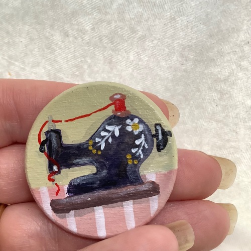 Pin - sewing machine, green and pink background